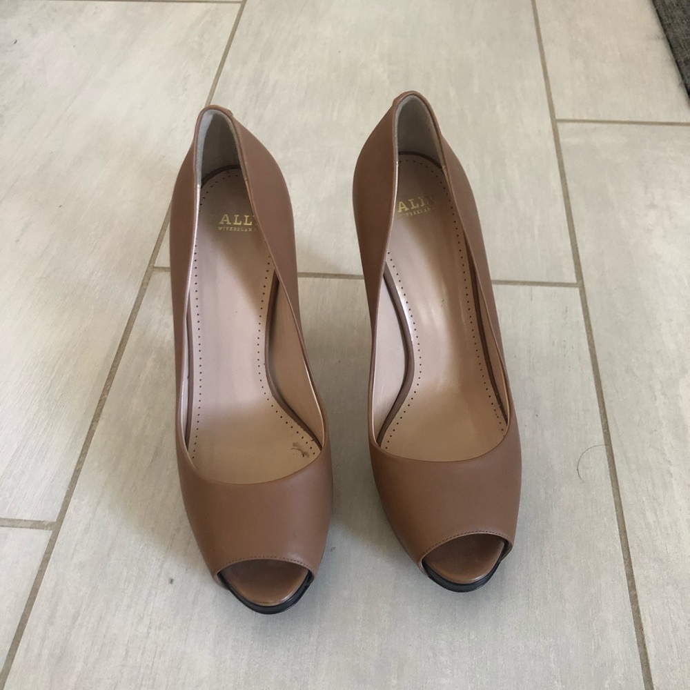 Bally Heels